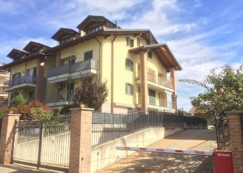 facciata - Trilocale via Rita Levi Montalcini, 8, Riva presso Chieri - foto 1