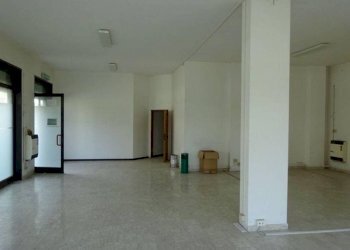 negozio con magazzino e garage dileoimmobiliare ve - Locale Commerciale Colli del Tronto - foto 3