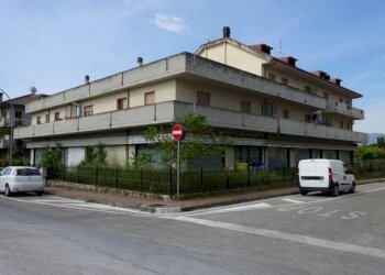 negozio con magazzino e garage dileoimmobiliare ve - Locale Commerciale Colli del Tronto - foto 12