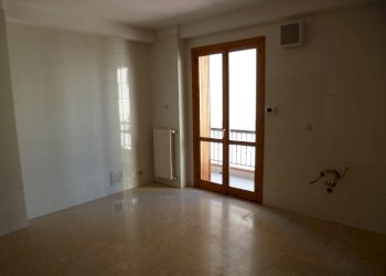 P1100315.JPG - Appartamento Ragusa - foto 12