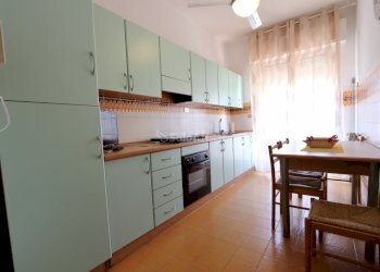 cucina - Appartamento Via Giuseppe Ungaretti 10, Tortoreto - foto 2