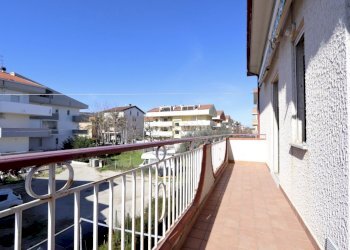 Balcone cucina - Appartamento Via Giuseppe Ungaretti 10, Tortoreto - foto 4