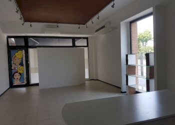 IMG-20170614-WA0018.jpg - Locale Commerciale Via Sarzanese, Lucca - foto 4