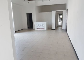 IMG-20170614-WA0019.jpg - Locale Commerciale Via Sarzanese, Lucca - foto 5