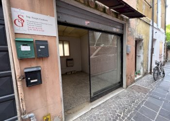 IMG_8839.JPG - Locale Commerciale Via A. Leonelli 19, Crevalcore - foto 1