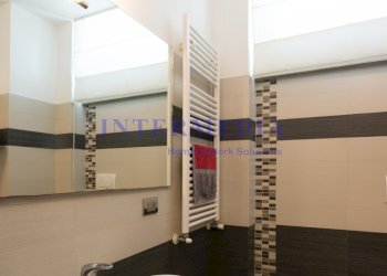 Bagno zona giorno - Villa a Schiera Viale del Tirreno 14, Livorno - foto 11