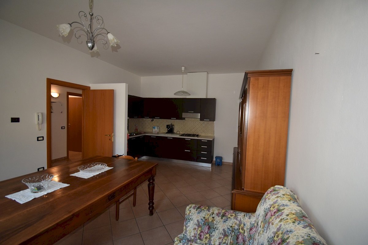 Trilocale Russi - foto 1