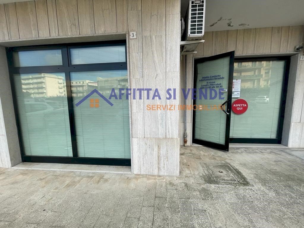 vetrine - Ufficio Via Unione Sovietica 6, Siracusa - foto 1