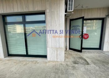 vetrine - Ufficio Via Unione Sovietica 6, Siracusa - foto 1