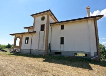 Villa via tavolato, Città Sant'Angelo - foto 4