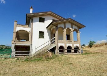 Villa via tavolato, Città Sant'Angelo - foto 9