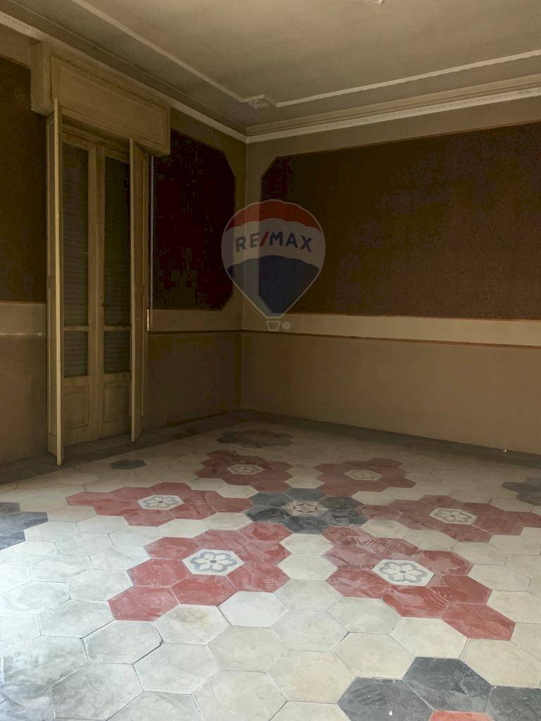 Quadrilocale Piazza Giacomo Matteotti, 8 
 Centro-P.zza Matteotti, Alessandria - foto 1