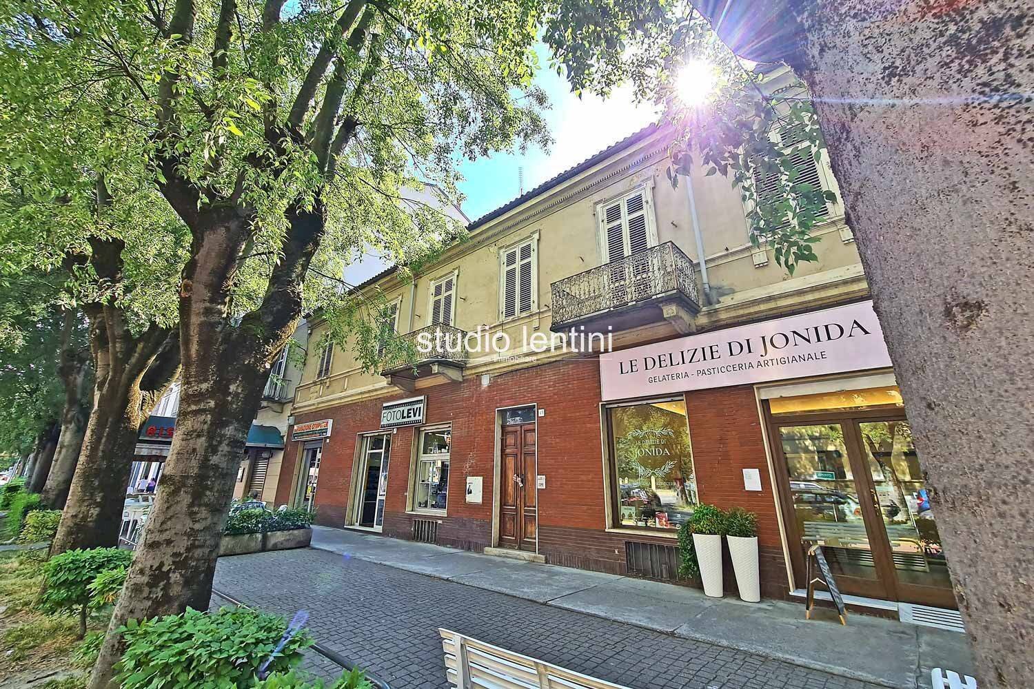 Stabile - Palazzo corso Giovane Italia, 45, Casale Monferrato - foto 1