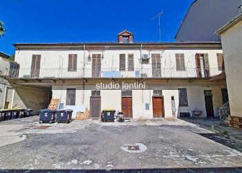 Stabile - Palazzo corso Giovane Italia, 45, Casale Monferrato - foto 2