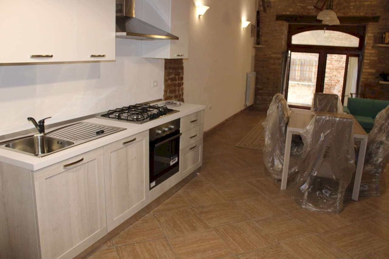 07 RIPATRANSONE - Casa cielo terra ristrutturata.J - Casa indipendente Ripatransone - foto 1