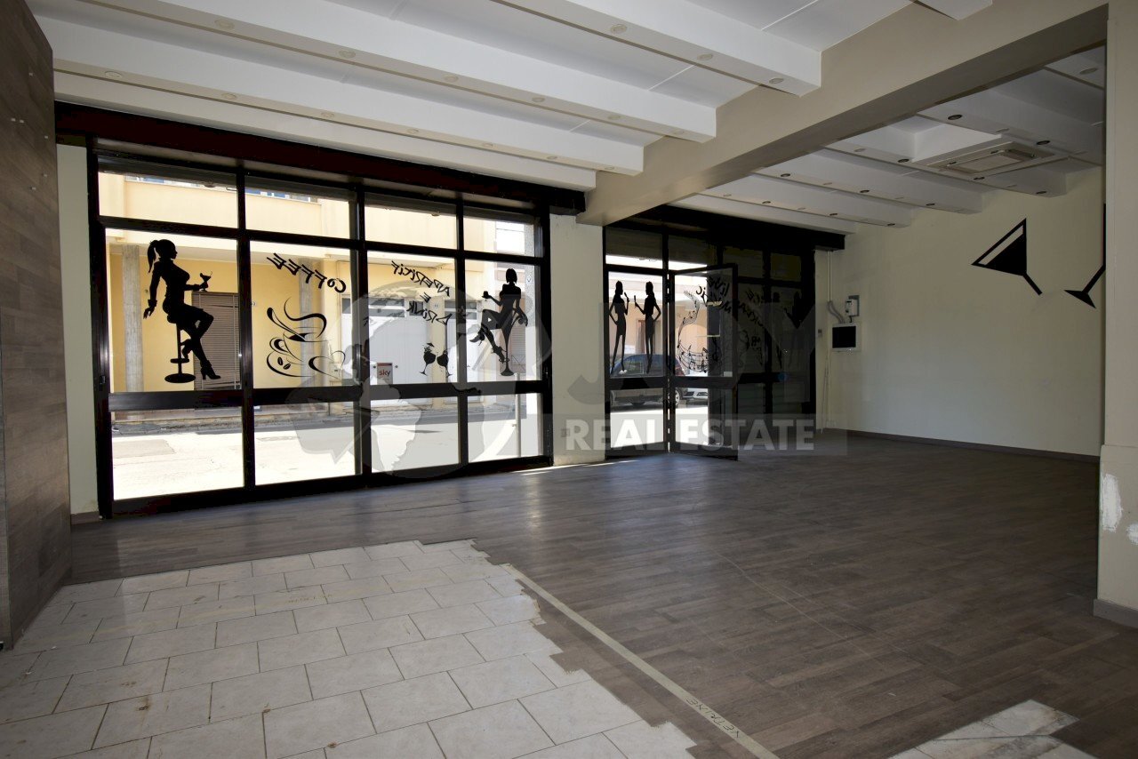 1-6000.jpg - Commercial Premises via alcide de gasperi 51, Carmiano - photo 1