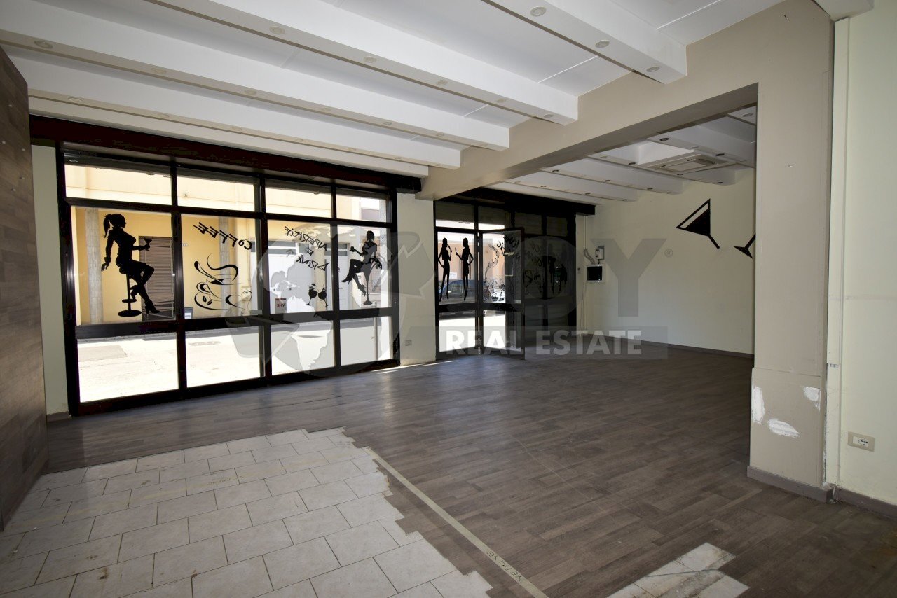 2-6000.jpg - Commercial Premises via alcide de gasperi 51, Carmiano - photo 2