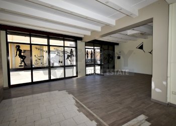 2-6000.jpg - Commercial Premises via alcide de gasperi 51, Carmiano - photo 2
