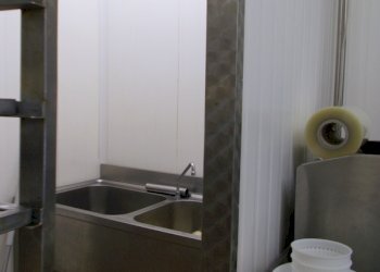 11 POGGIO DI BRETTA- laboratorio caseario.JPG - Laboratorio Maltignano - foto 8