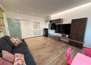 soggiorno - Casa semi indipendente via castelli quattro martiri 95, Montecchio Maggiore - foto 9