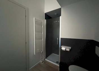 Bagno - Bilocale viale Vincenzo Dandolo, 4, Varese - foto 12