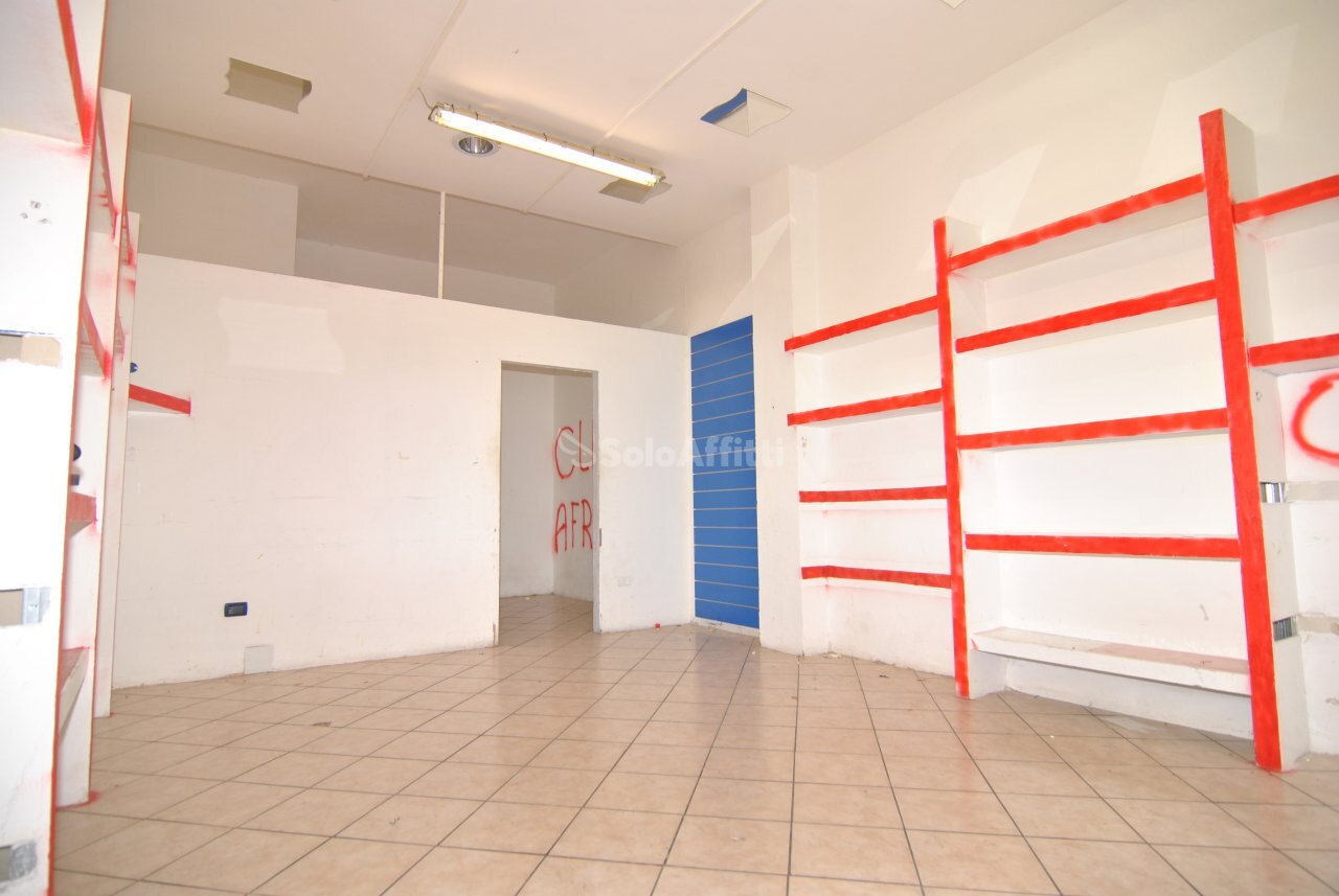 AREA COMMERCIALE - Commercial Premises Scali Aurelio Saffi 48, Livorno - photo 2