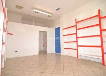 AREA COMMERCIALE - Commercial Premises Scali Aurelio Saffi 48, Livorno - photo 2