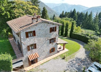 vendesi casa colonica con piscina ristrutturataven - Casale Via San Gemma Galgani 4, Pescaglia - foto 1