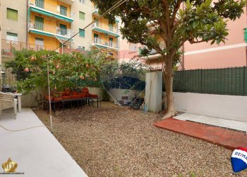 Trilocale Via Alberto Guglielmotti, 37 
 Pegli, Genova (zona Pegli) - foto 1