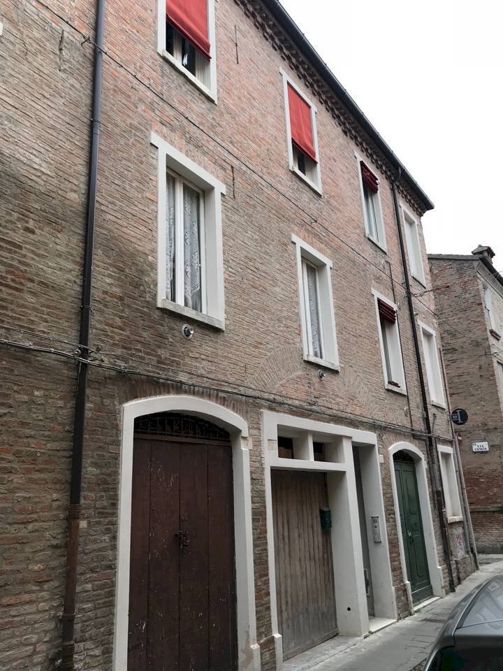 Magazzino Ferrara (zona Centro Storico) - foto 1