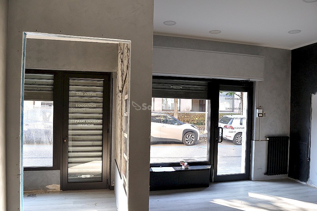 VETRINE 2 - Commercial Premises Via F. D. Roosevelt 4, Settimo Torinese - photo 2