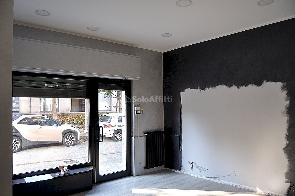 PRIMO LOCALE - Commercial Premises Via F. D. Roosevelt 4, Settimo Torinese - photo 3