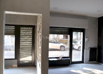 VETRINE 2 - Commercial Premises Via F. D. Roosevelt 4, Settimo Torinese - photo 2