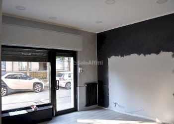 PRIMO LOCALE - Commercial Premises Via F. D. Roosevelt 4, Settimo Torinese - photo 3