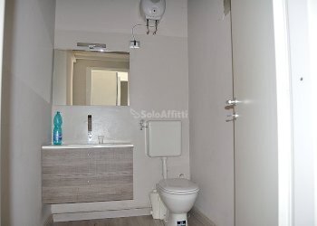 BAGNO - Commercial Premises Via F. D. Roosevelt 4, Settimo Torinese - photo 9