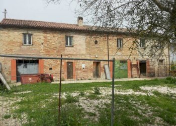 08 esterno.jpg - Independent house Mondavio - photo 12