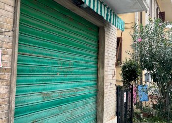 Locale Commerciale Via Speranza, Fermo - foto 1