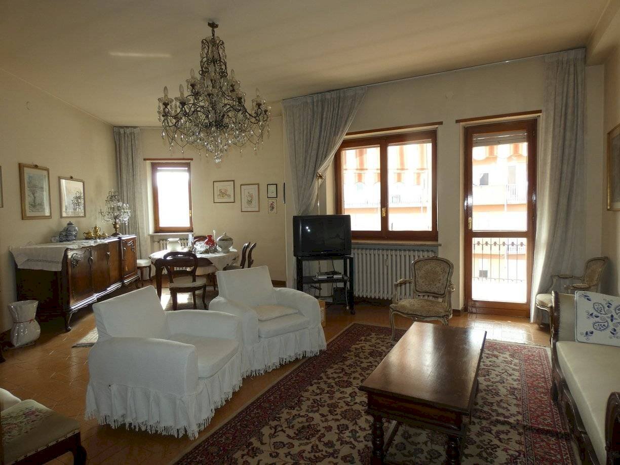 Salone - Apartment piazza Mellano, 4, Mondovì - photo 2