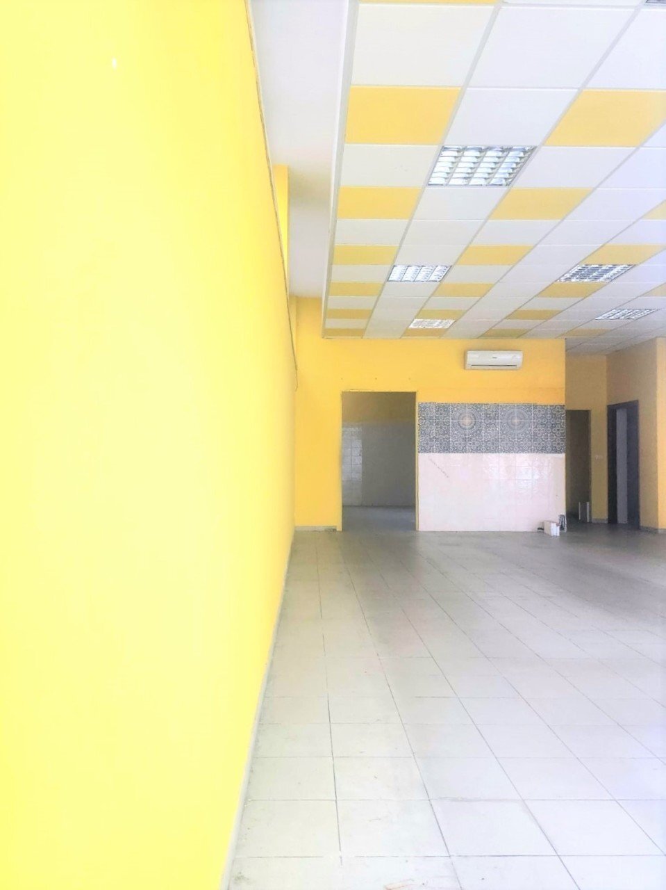 locale - Commercial Premises San Benedetto del Tronto - photo 2