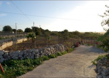 DSC_6033.jpg - Terreno agricolo Via Rag Orazio Giorgio Pluchino 22, Modica - foto 1