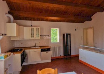 Sala con angolo cottura - Casa indipendente Strada San Colombano - Dogheria s.n.c., Meldola - foto 3