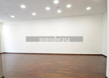 AREA VENDITA - Commercial Premises Via Alessandro Manzoni 184, Perugia - photo 7