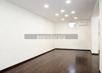 AREA VENDITA - Commercial Premises Via Alessandro Manzoni 184, Perugia - photo 8