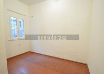 MAGAZZINO - Commercial Premises Via Alessandro Manzoni 184, Perugia - photo 9