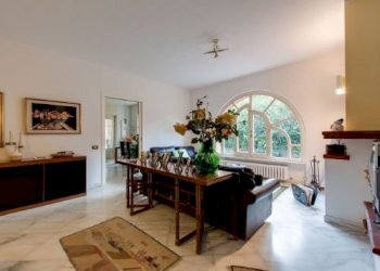 img_379_3.jpg - Villa Via Privata Villa Ceci 21, Carrara - foto 1