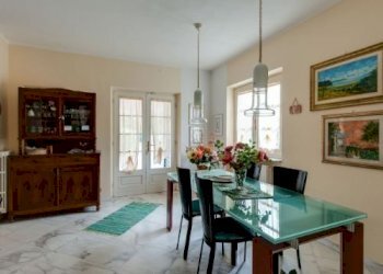 img_379_4.jpg - Villa Via Privata Villa Ceci 21, Carrara - foto 4