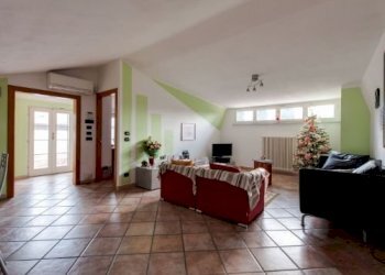 img_379_15.jpg - Villa Via Privata Villa Ceci 21, Carrara - foto 14