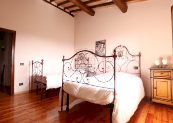 vendesi casa colonica con piscina ristrutturataIMG - Bed & Breakfast Via San Gemma Galgani 4, Pescaglia - foto 5