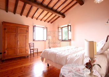 vendesi casa colonica con piscina ristrutturataIMG - Bed & Breakfast Via San Gemma Galgani 4, Pescaglia - foto 6