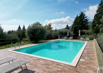 vendesi casa colonica con piscina ristrutturataven - Bed & Breakfast Via San Gemma Galgani 4, Pescaglia - foto 7